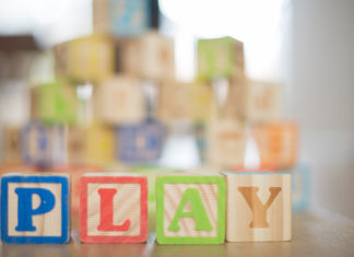 Zabawki, które bawią oraz uczą – wybór edukacyjnych zabawek dla dzieci