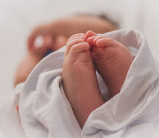 Szumiące zabawki – jak usypiają i dlaczego maluchy je kochają? Szumiące zabawki
