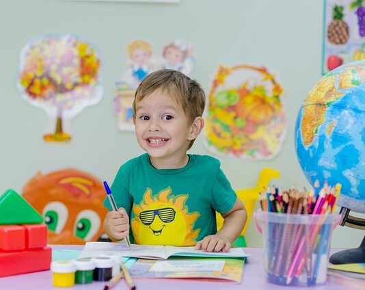 Zrozumienie rozwoju dziecka: wiek i etapy od 0-5 lat