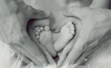 Czy niemowlę umie oddychać pod wodą?